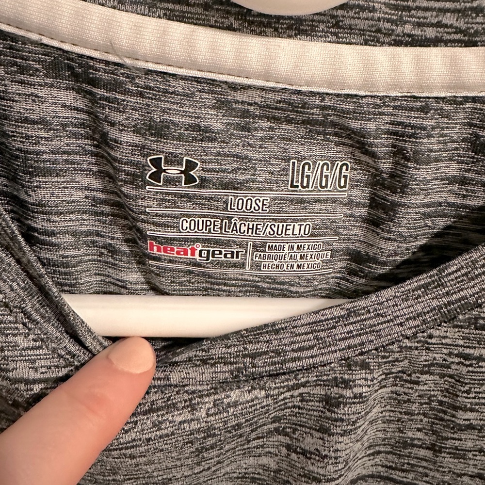 Under Armour Athletic Shirt Size Large - Picture 3 of 4